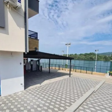 Prenociste Silver Lux Srebrno Jezero 13 * Veliko Gradiste